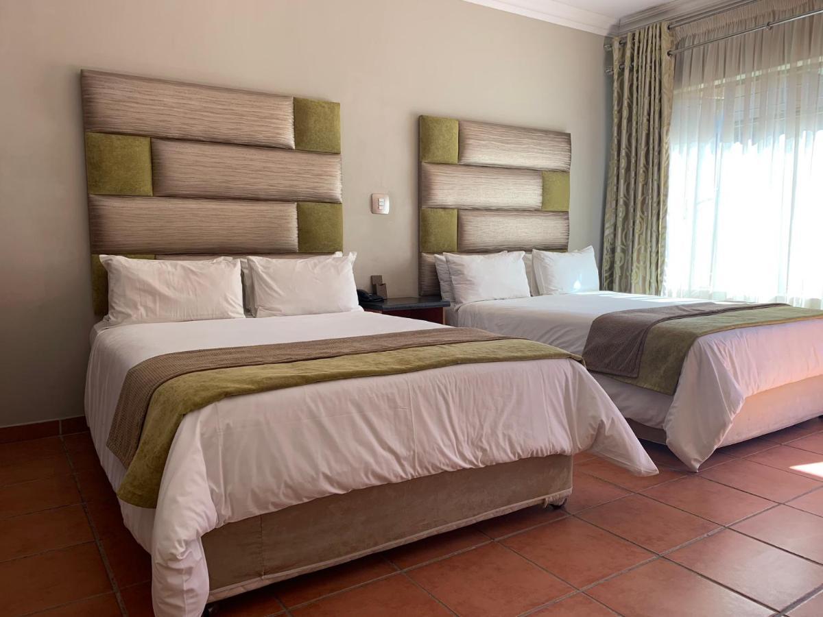 Polokwane Lodge ภายนอก รูปภาพ
