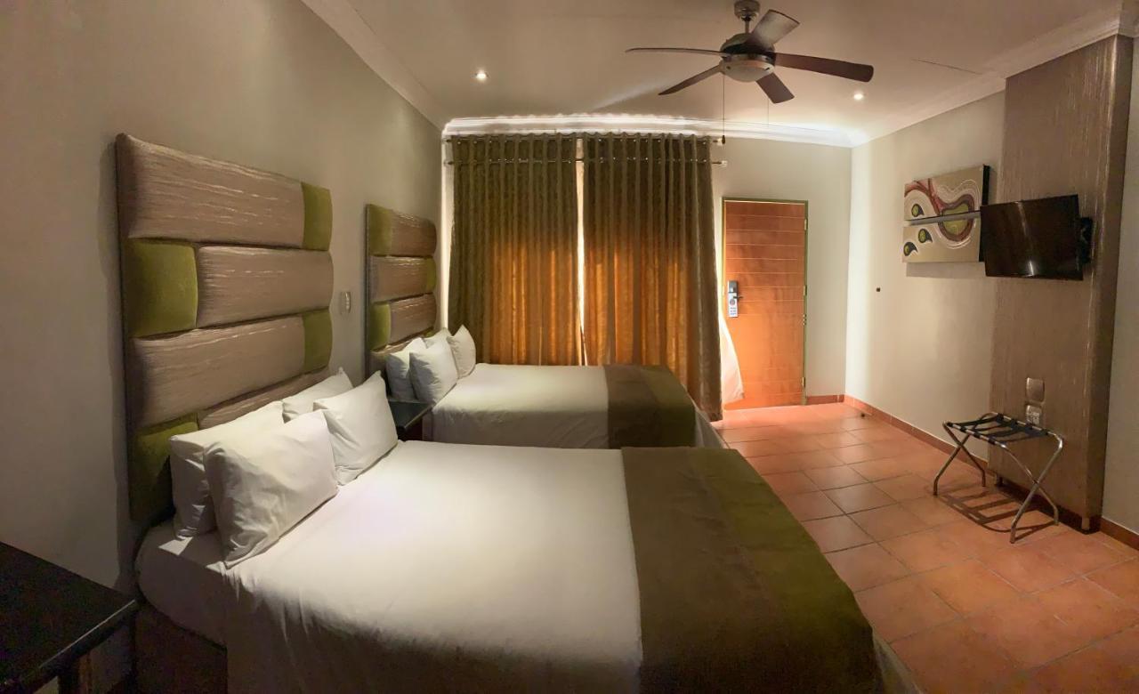 Polokwane Lodge ภายนอก รูปภาพ